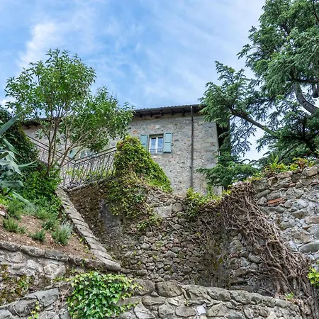 אכסניה La Rocca Di