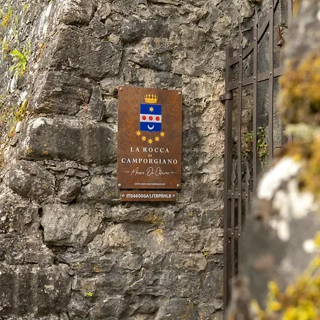 Alojamento de Turismo Selvagem La Rocca Di *