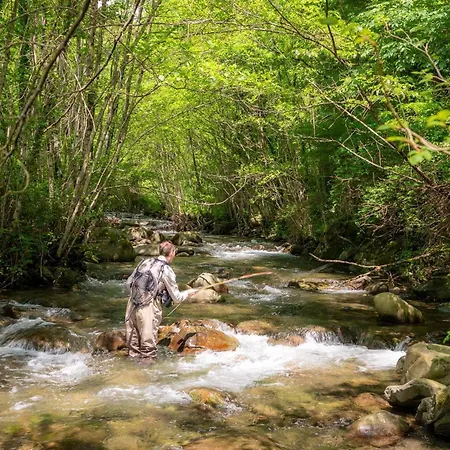 Alojamento de Turismo Selvagem La Rocca Di